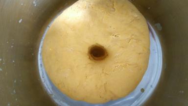 发酵好的南瓜面团。