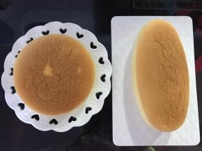 彻底放凉后倒扣两次脱模。放入冰箱冷藏4小时以上。要小心不要像我一样破相了