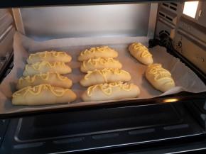 芝士忘记拍了。（均匀的撒上马苏里拉奶酪丝，烤箱预热10分钟上下火160°。放入之后上火160°，下火140°烤15分钟即可。