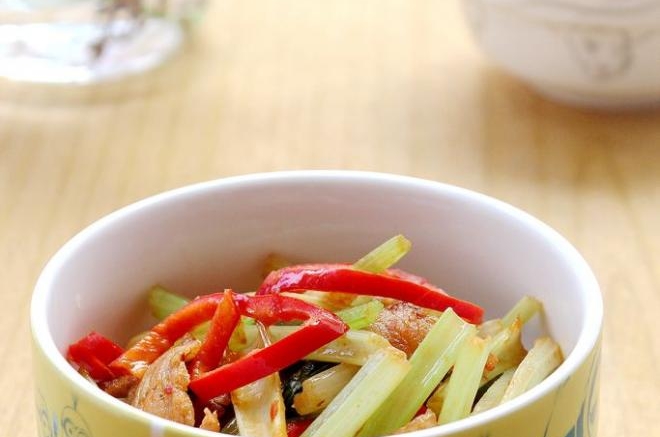 芹菜红椒肉片