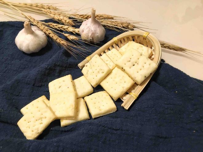蒜香奶酪咸味土豆苏打饼