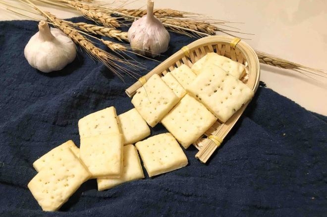 蒜香奶酪咸味土豆苏打饼