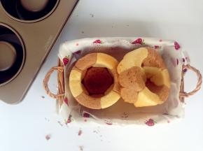 烤好的面包杯取出后倒扣出来，晾凉即可