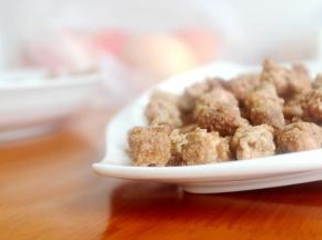 一口一一个嘣嘎脆。