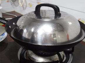 盖锅，煮8~10分钟。