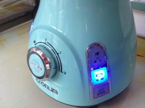 接通电源，按开关健，再按一下米糊键。