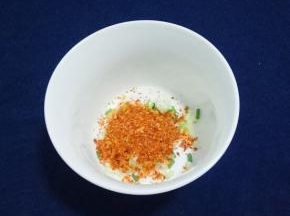 加入适量辣椒粉