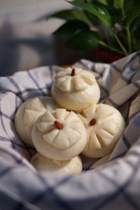 冷水上锅，上气后大火15分钟，等3分钟再开盖