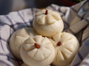 冷水上锅，上气后大火15分钟，等3分钟再开盖