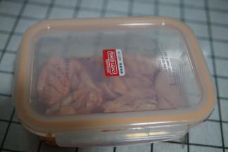 盖紧盖子，冰箱冷藏一晚上。