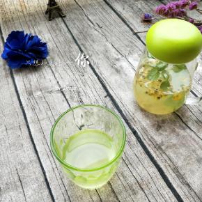 盖上盖子一杯高逼格的饮料。随身携带很方便。
。