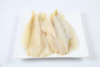 碟鱼从冰箱中取出，常温下解冻。