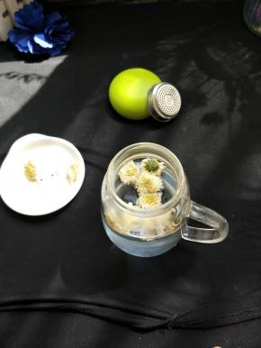 先泡制7.8分钟左右 水温降下来