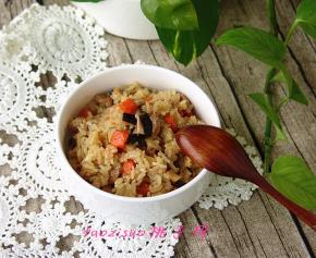 有肉有菜的饭，好香！