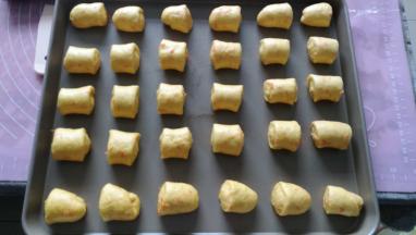 依次放入烤盘，密封发酵（室温30度，40分钟）。