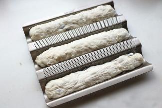 整理一下，送入学厨的法棍模具。