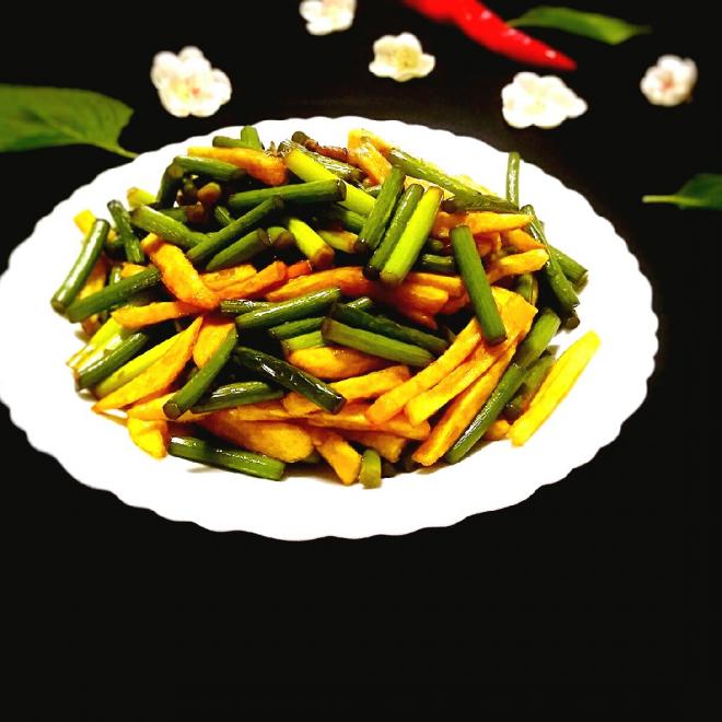 蒜薹炒土豆条