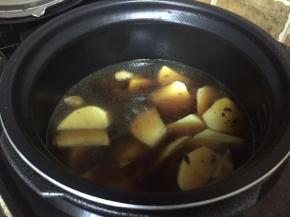 刚好没过土豆；