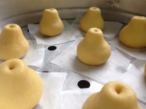 做好的馒头放蒸笼里