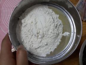 过筛低筋面粉