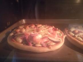 15.继续烤箱200度烤15分钟左右。