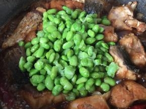 十分钟后放入炒好的豆子