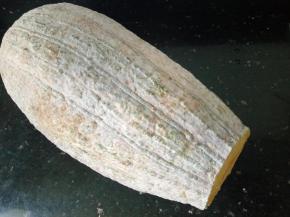 我用的是老南瓜，皮是黄色的。