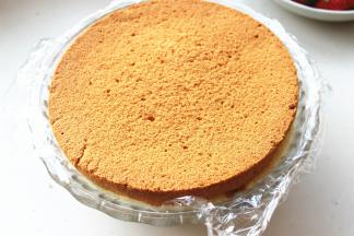 盖上最后那片蛋糕