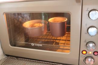 烤箱提前预热，135度下层烤45分钟即可。