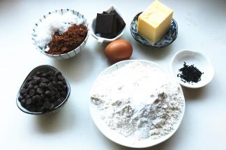 称量好材料，黄油提前拿出来室温软化。