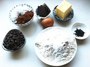 称量好材料，黄油提前拿出来室温软化。