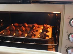 送入烤箱，预热150度，烤20分钟。