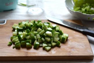 小黄瓜切丁