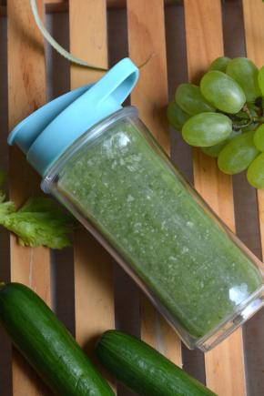 还可以拧紧盖子，拎着出去随身喝