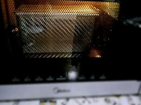 放入中下层，烤30分钟