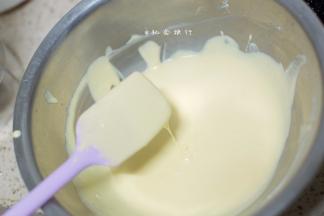 全部拌好是这样的，不要过度搅拌以免出筋