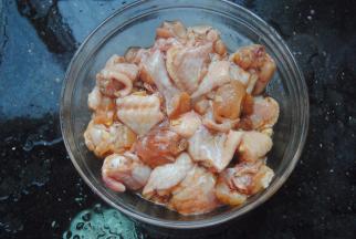 抓匀腌制20分钟