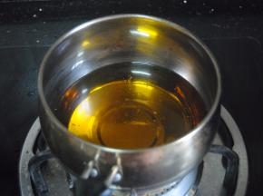 中火煮至冒热气
