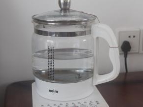 花茶壶烧开水。