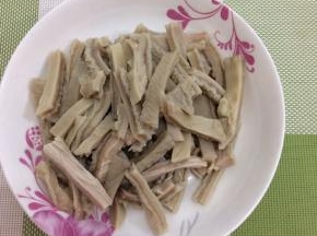然后用水在冲洗干净