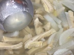 将盐加人在煮五分钟