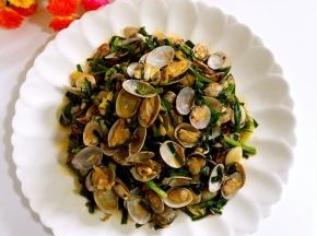 炒花的韭菜炒花甲，一个字“鲜”，特别适合不能吃辣椒又酷爱花甲的朋友哦。