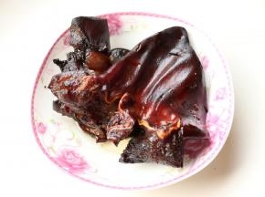 入蒸锅蒸20分钟，再清洗一下待用。