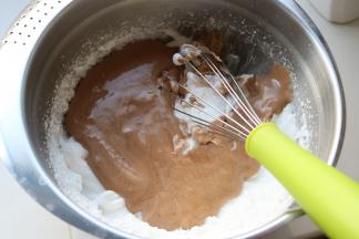 再倒回剩余的蛋白中。