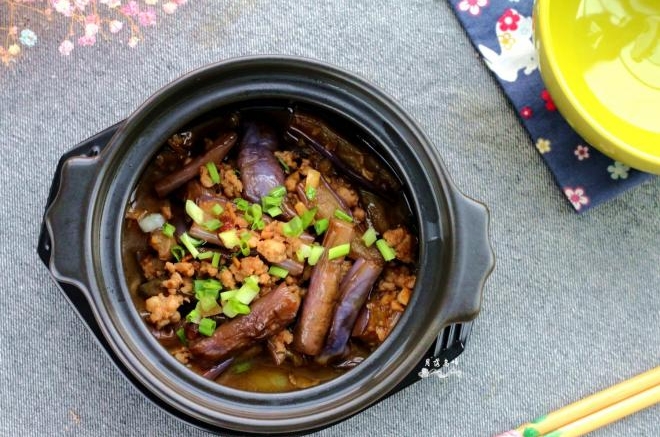 酱香肉末茄子煲