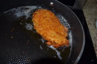 炸至两面金黄；