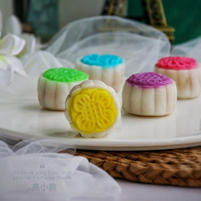 五彩冰皮月饼