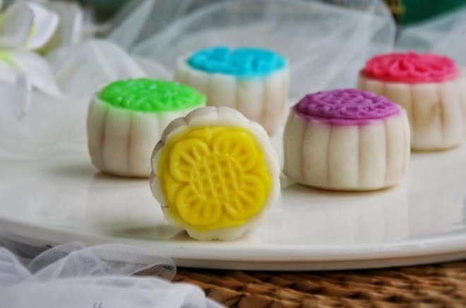 五彩冰皮月饼