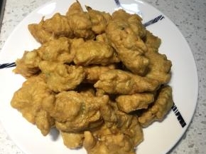 这是炸好第一遍的酥肉