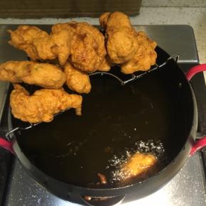 炸至金黄捞出沥油